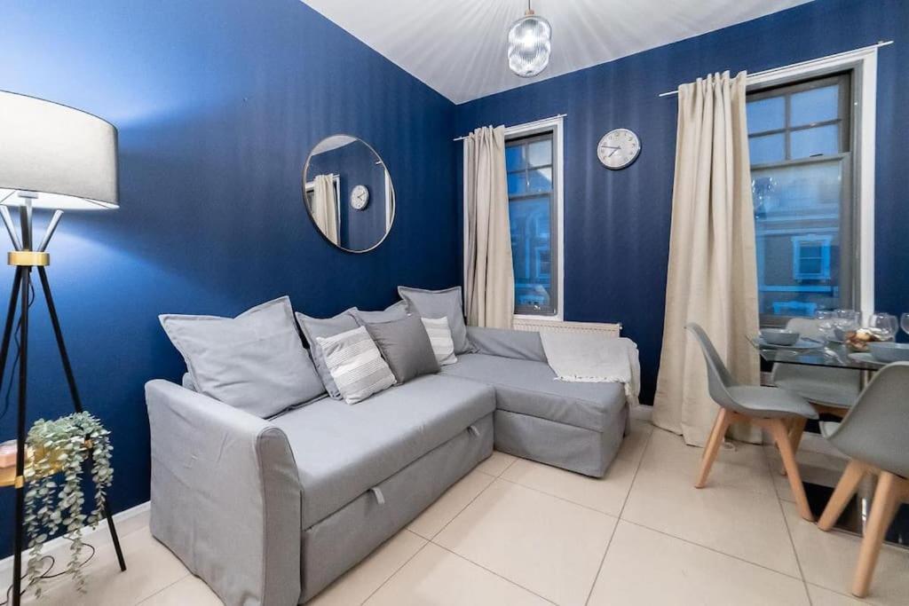 2 Bedroom Apartment ロンドン エクステリア 写真
