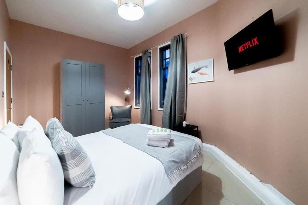 2 Bedroom Apartment ロンドン エクステリア 写真