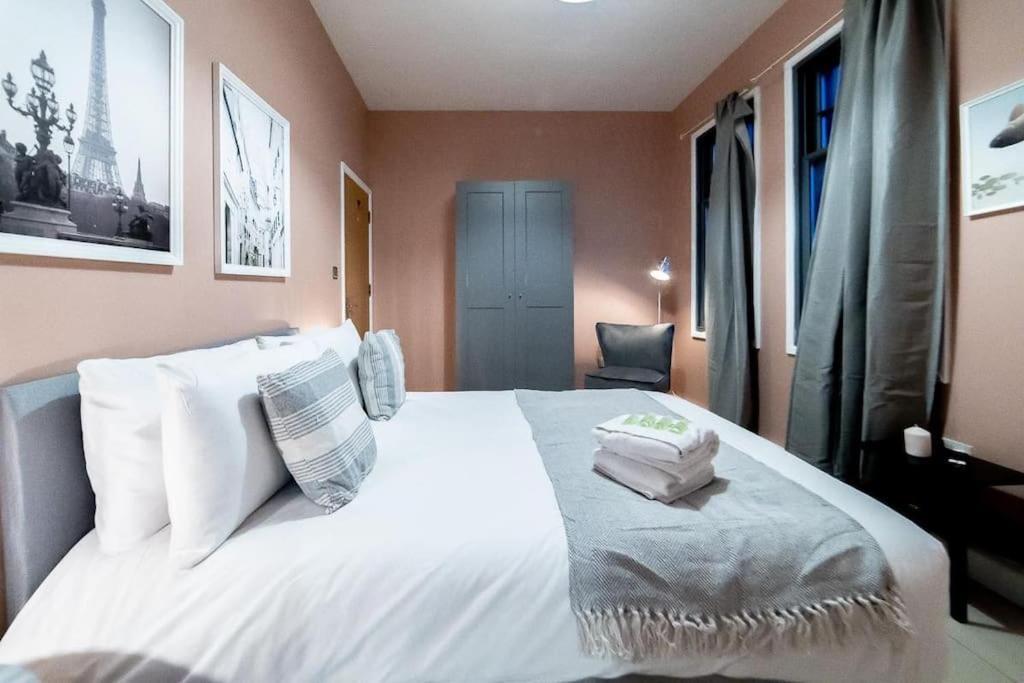 2 Bedroom Apartment ロンドン エクステリア 写真